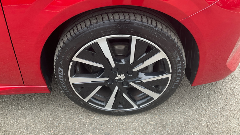 Peugeot 208 1.2 PureTech 100 Allure Premium 5dr EAT8 Petrol Hatchback